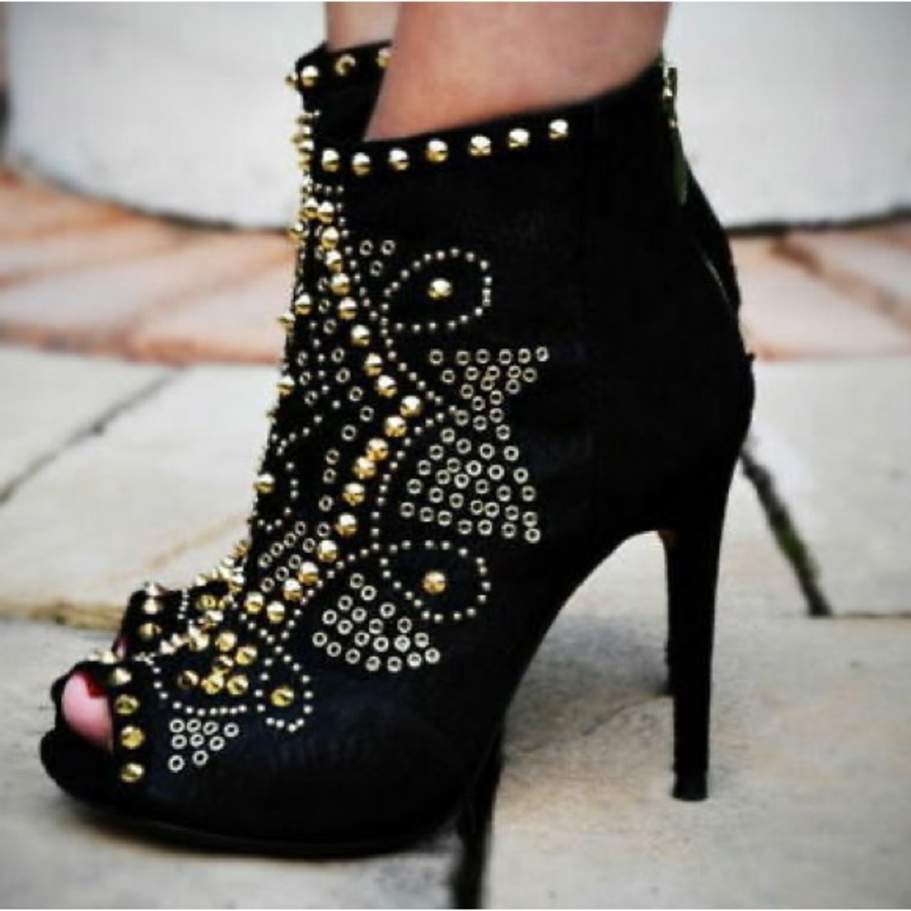BLACK LEATHER STUDDED, SPIKES, PEEP TOE ANKLE BOOTS - US size 7.5